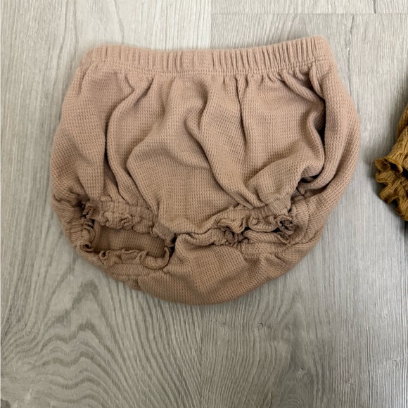 Baby Waffle Knit Bloomers Set - Picture 5 of 5